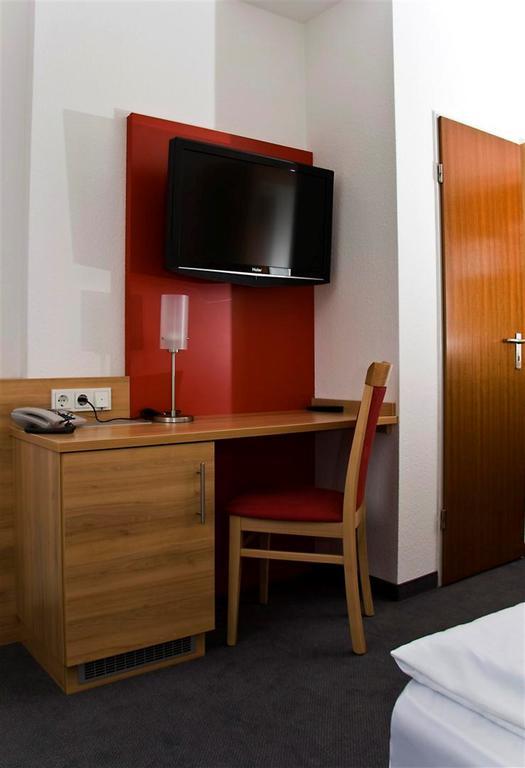 Airport Hotel Karsten โคโลญ ภายนอก รูปภาพ